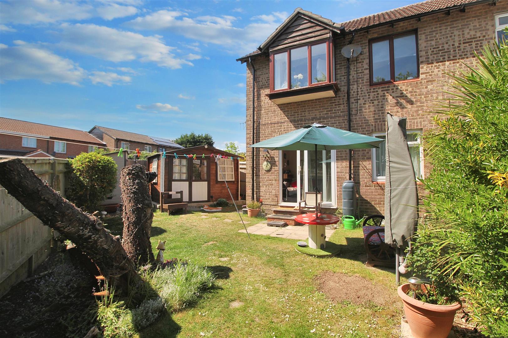 1 bed property in Sweet Briar Drive, Reading
